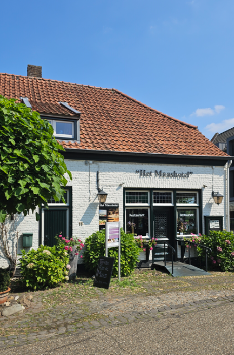 Het-Maashotel-buiten