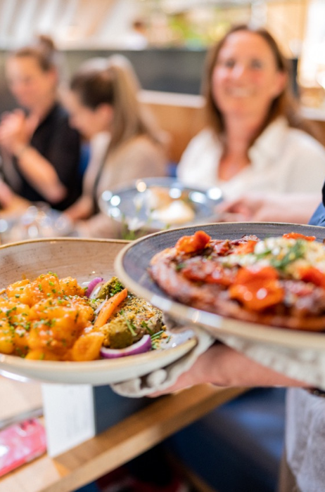 Opgemaakte-borden-restaurant-vroeg