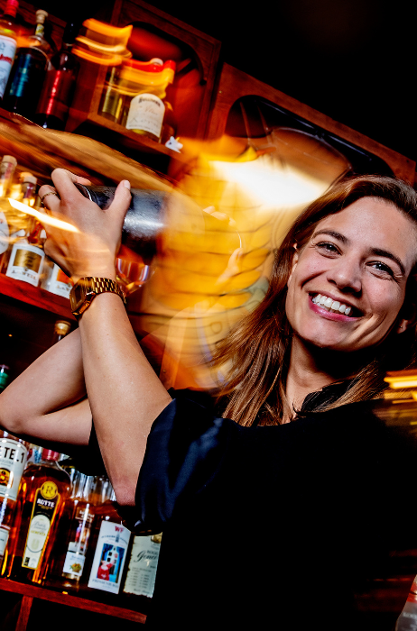 Tess-Posthumus-bartender