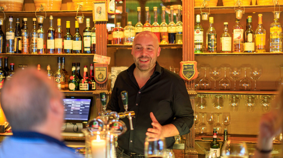 Yves-van-Westreenen-in-de-Tapperij-Den-Haag